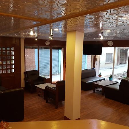 Hotel Triratna カトマンズ エクステリア 写真