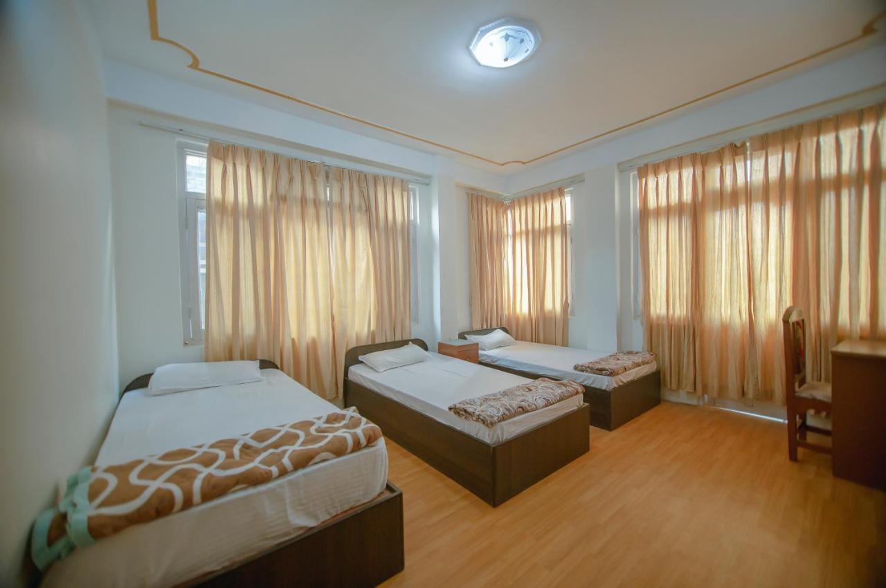 Hotel Triratna カトマンズ エクステリア 写真