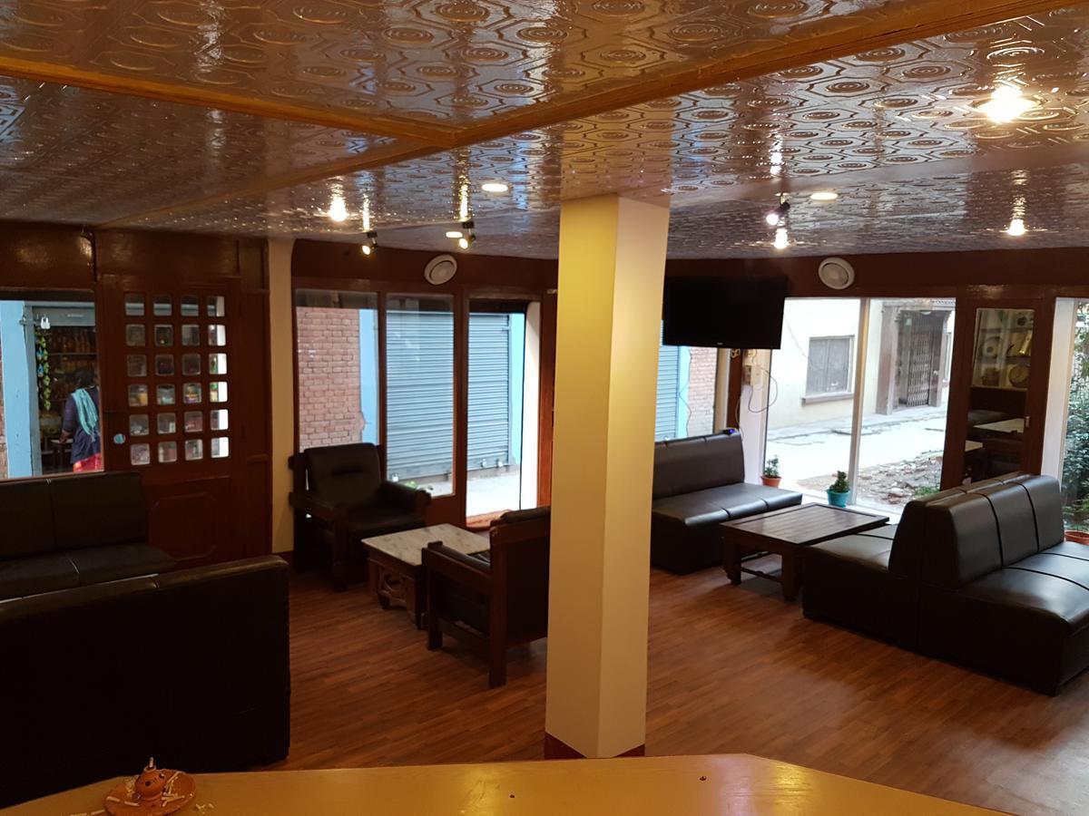 Hotel Triratna カトマンズ エクステリア 写真