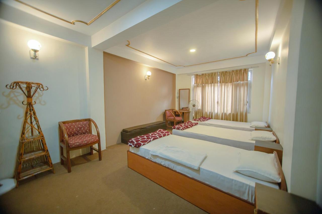 Hotel Triratna カトマンズ エクステリア 写真