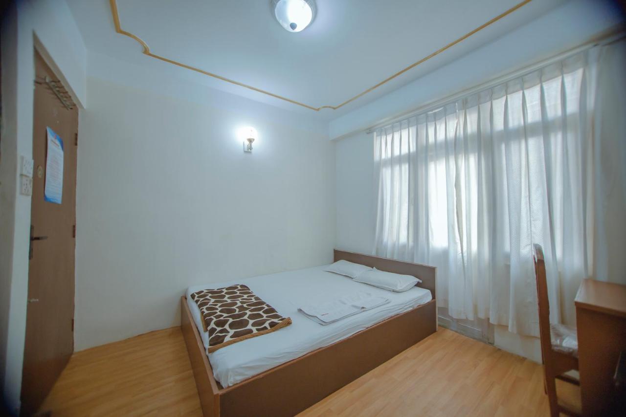 Hotel Triratna カトマンズ エクステリア 写真