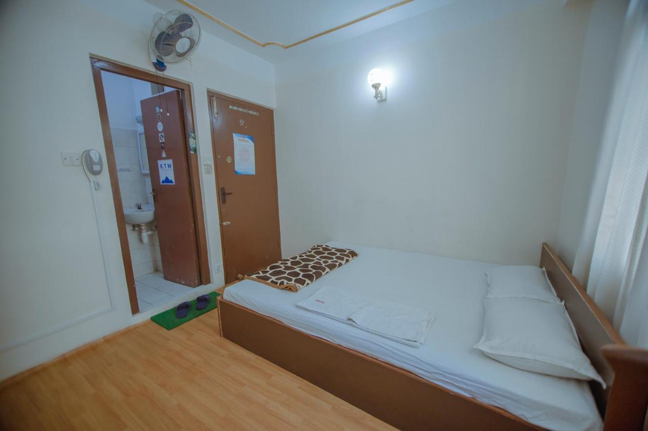 Hotel Triratna カトマンズ エクステリア 写真