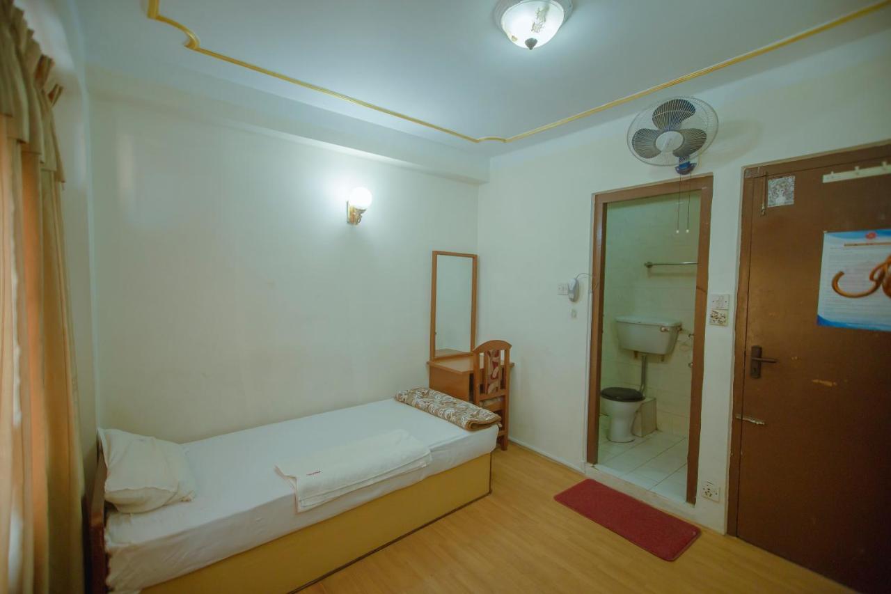 Hotel Triratna カトマンズ エクステリア 写真